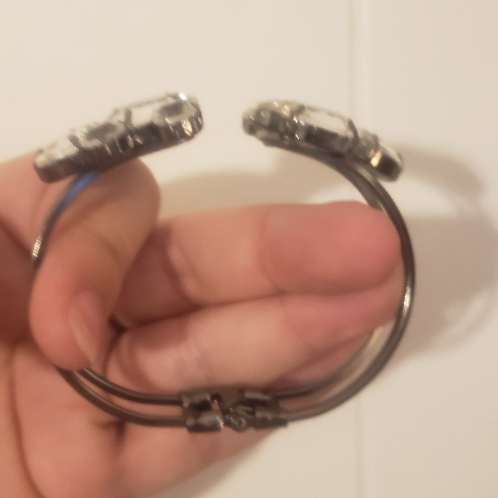 bracelet and necklace - Picture 3 of 3